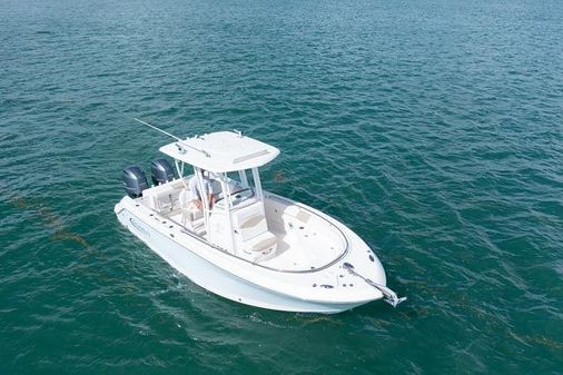 Robalo R242-CENTER-CONSOLE image