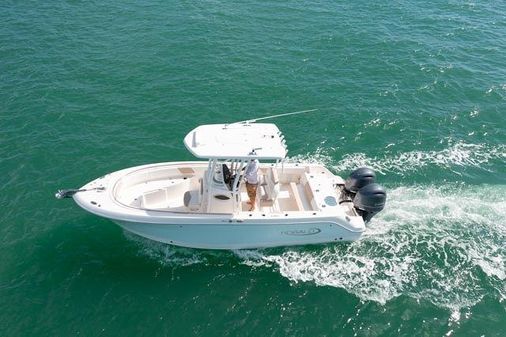 Robalo R242-CENTER-CONSOLE image