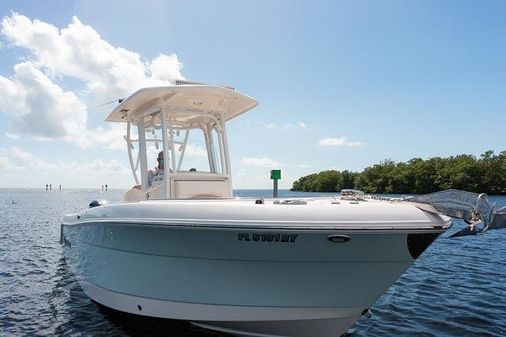 Robalo R242-CENTER-CONSOLE image