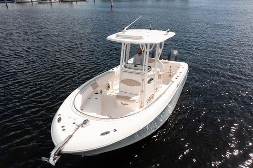 Robalo R242-CENTER-CONSOLE image