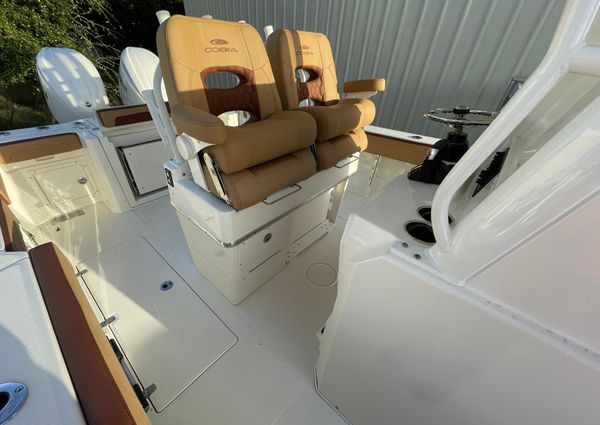 Cobia 265-CENTER-CONSOLE-OPEN image