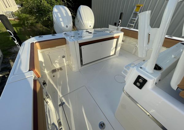 Cobia 265-CENTER-CONSOLE-OPEN image