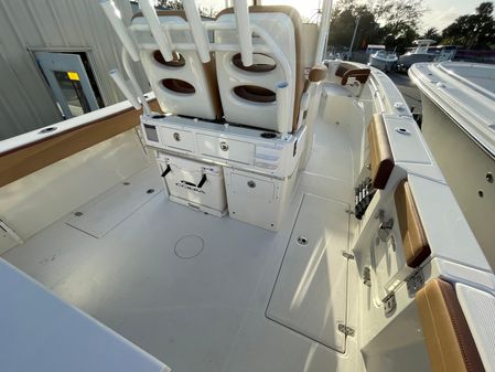 Cobia 265-CENTER-CONSOLE-OPEN image