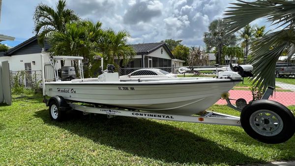 Hewes Redfisher 18