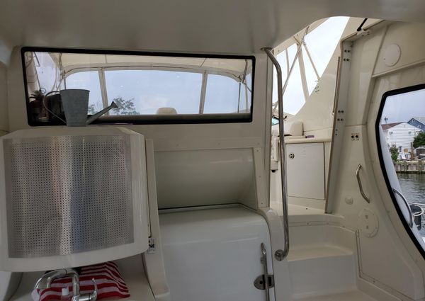 Carver 564 Cockpit Motor Yacht image