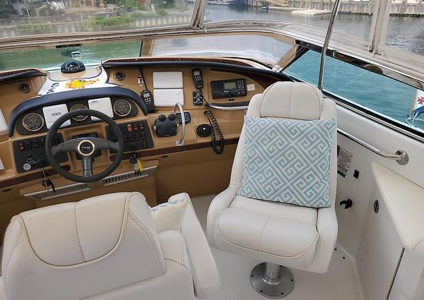 Carver 564 Cockpit Motor Yacht image