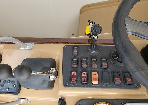 Carver 564 Cockpit Motor Yacht image