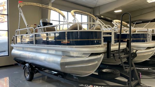 Sun Tracker BASS BUGGY 16 XL SELECT
