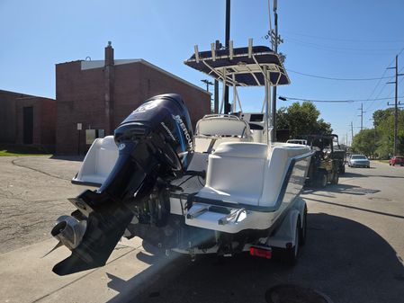 Boston Whaler 210 Outrage image