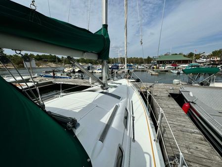 Beneteau 323 image