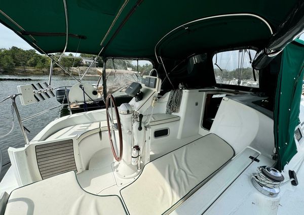 Beneteau 323 image