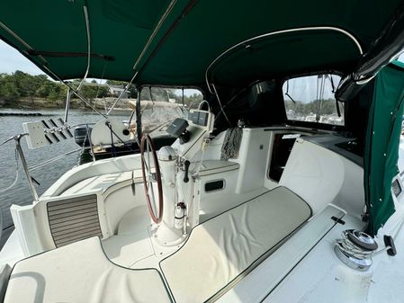 Beneteau 323 image