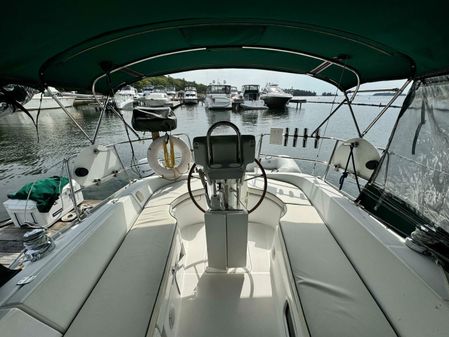 Beneteau 323 image