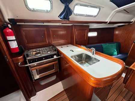 Beneteau 323 image