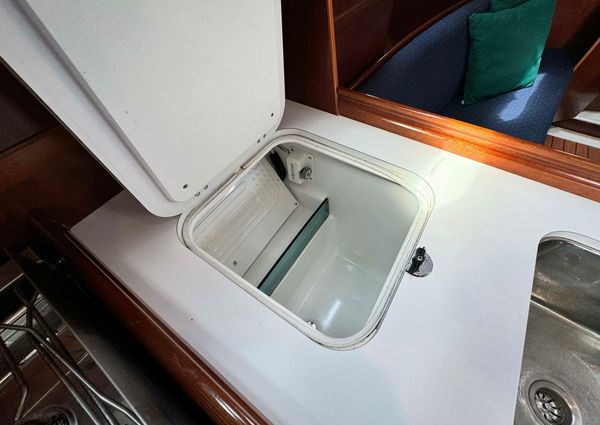 Beneteau 323 image