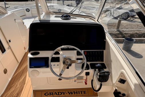 Grady-White Freedom 325 image