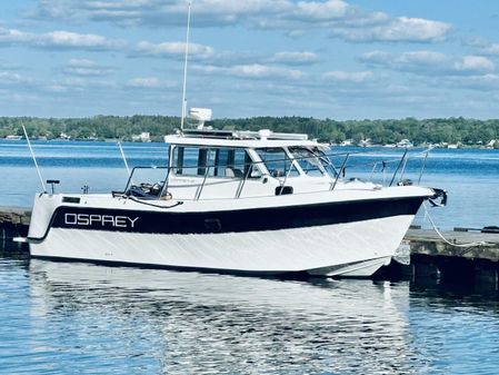 Osprey Pilothouse Long 30 Cockpit image