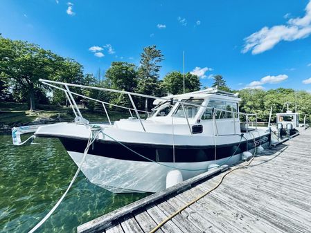 Osprey Pilothouse Long 30 Cockpit image