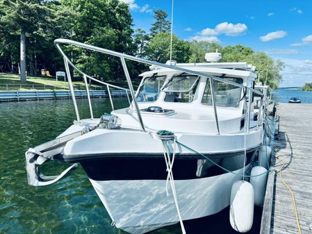 Osprey Pilothouse Long 30 Cockpit image