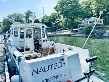 Osprey Pilothouse Long 30 Cockpit image