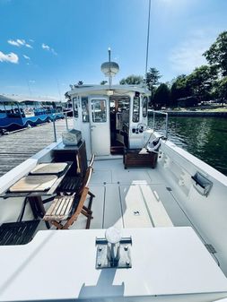 Osprey Pilothouse Long 30 Cockpit image