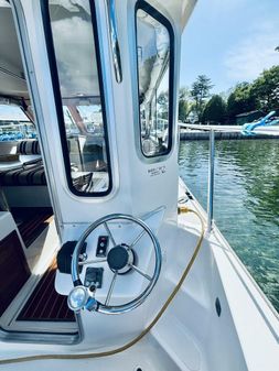 Osprey Pilothouse Long 30 Cockpit image