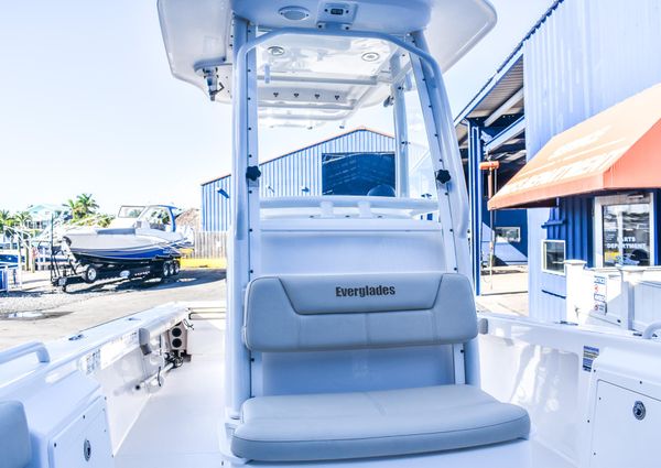 Everglades 243-CENTER-CONSOLE image