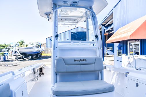 Everglades 243-CENTER-CONSOLE image