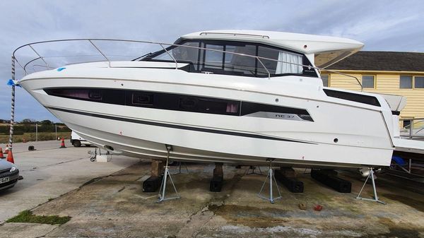 Jeanneau NC 37
