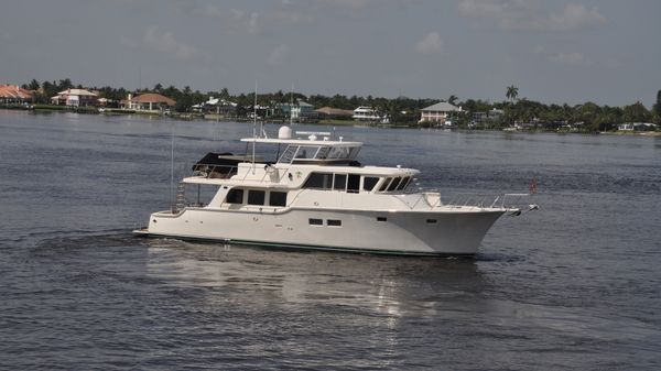 Out Islander Yachts 64 LRC 