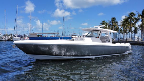 Intrepid 407 Nomad SE