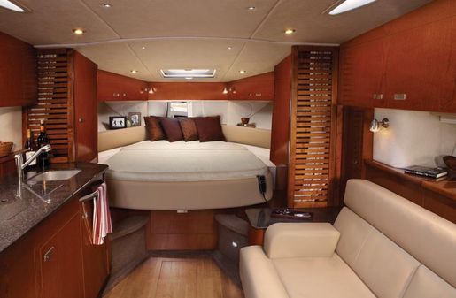 Sea Ray 370 Sundancer image