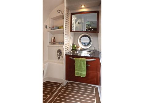 Sea Ray 370 Sundancer image