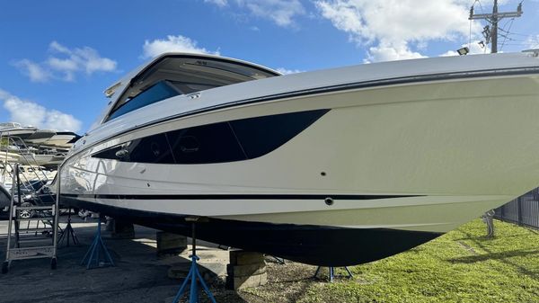 Sea Ray 400 SLX 