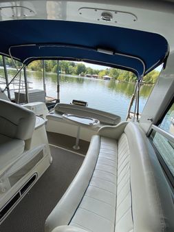 Rinker 340 Fiesta Vee image