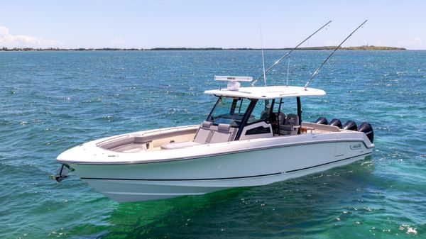 Boston Whaler 380 Outrage 