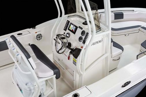 Robalo R200-CENTER-CONSOLE image