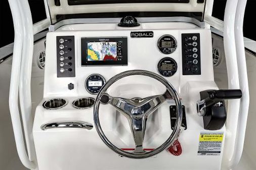 Robalo R200-CENTER-CONSOLE image