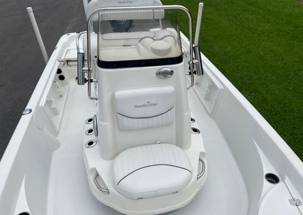 NauticStar 214 XTS image