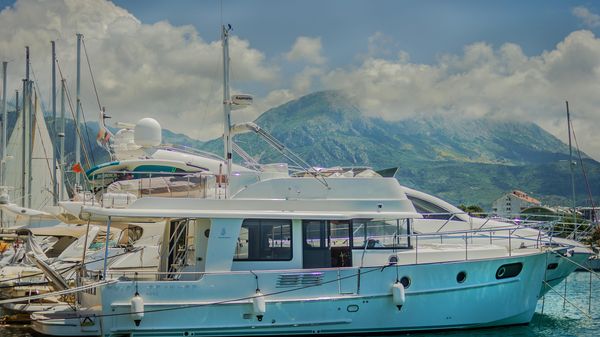 Beneteau Swift Trawler 44