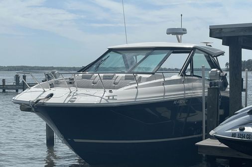 Sea Ray 320 Sundancer OB image