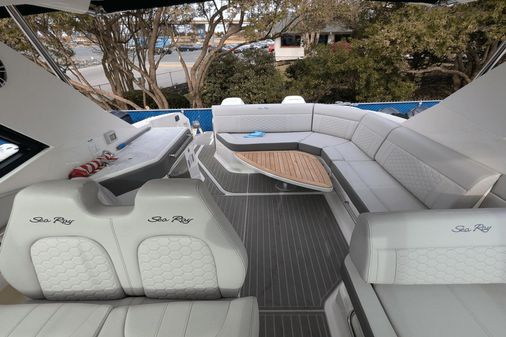 Sea Ray 320 Sundancer OB image