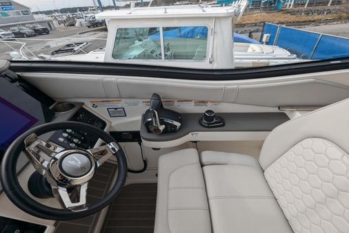 Sea Ray 320 Sundancer OB image