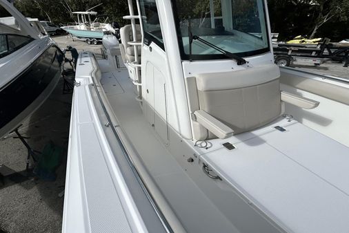 Boston Whaler 330 Outrage image