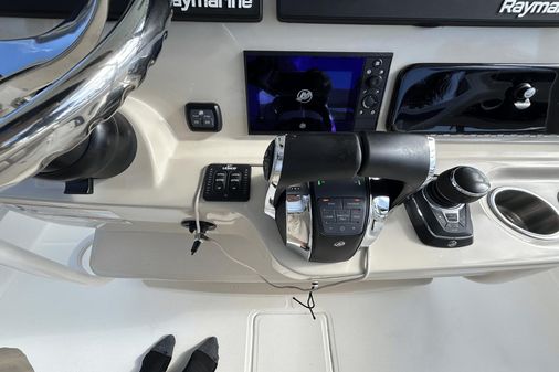 Boston Whaler 330 Outrage image