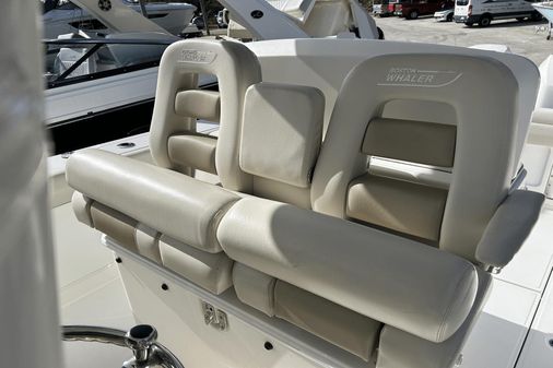 Boston Whaler 330 Outrage image