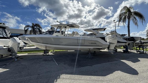 Boston Whaler 330 Outrage 