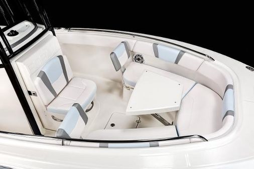 Robalo R230-CENTER-CONSOLE image