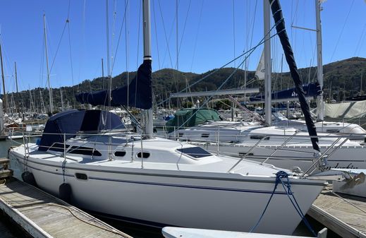 Catalina 320 image