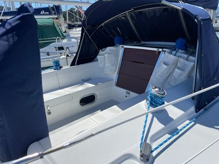Catalina 320 image